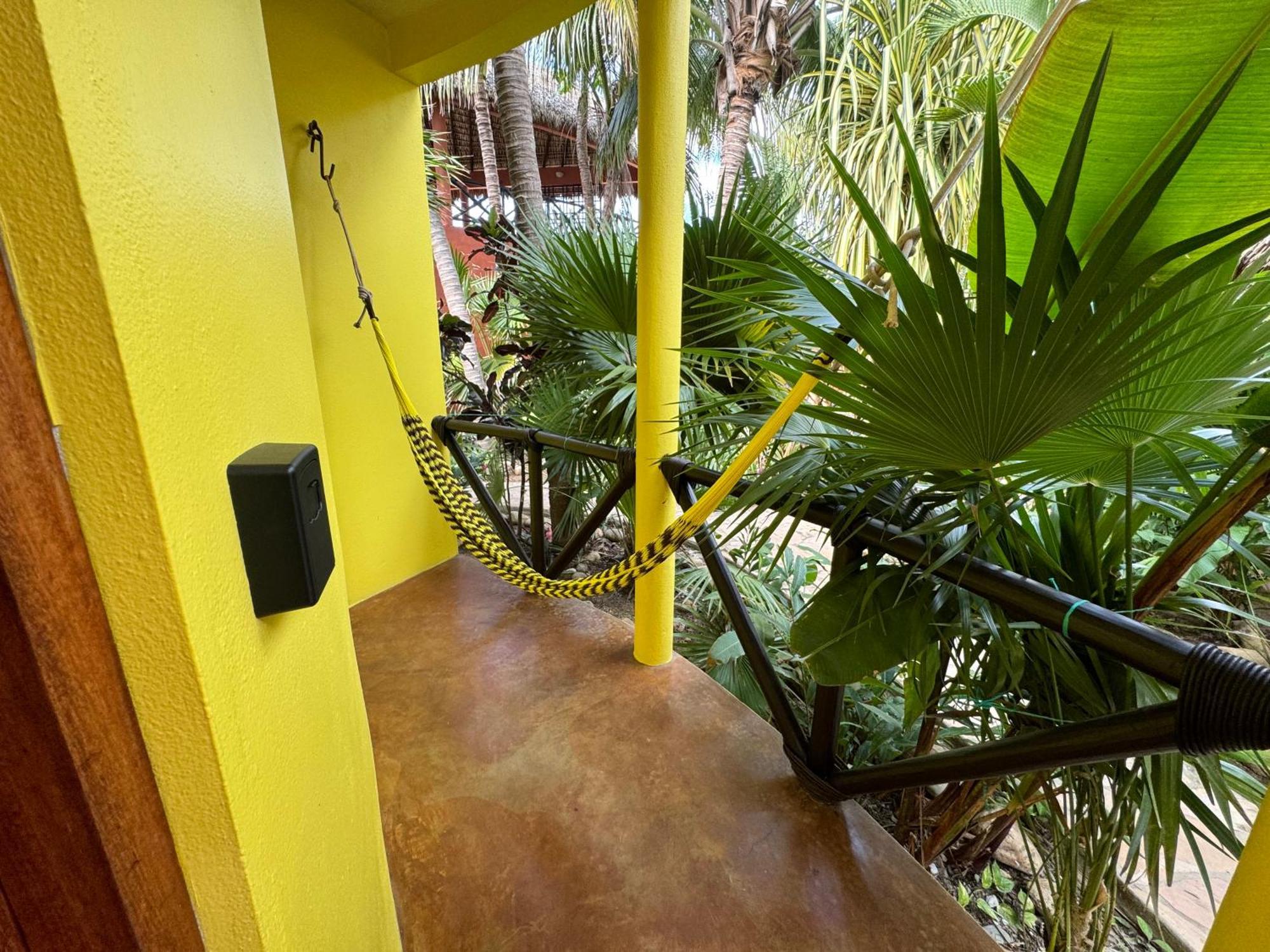 One Love Hostal Puerto Escondido Екстериор снимка